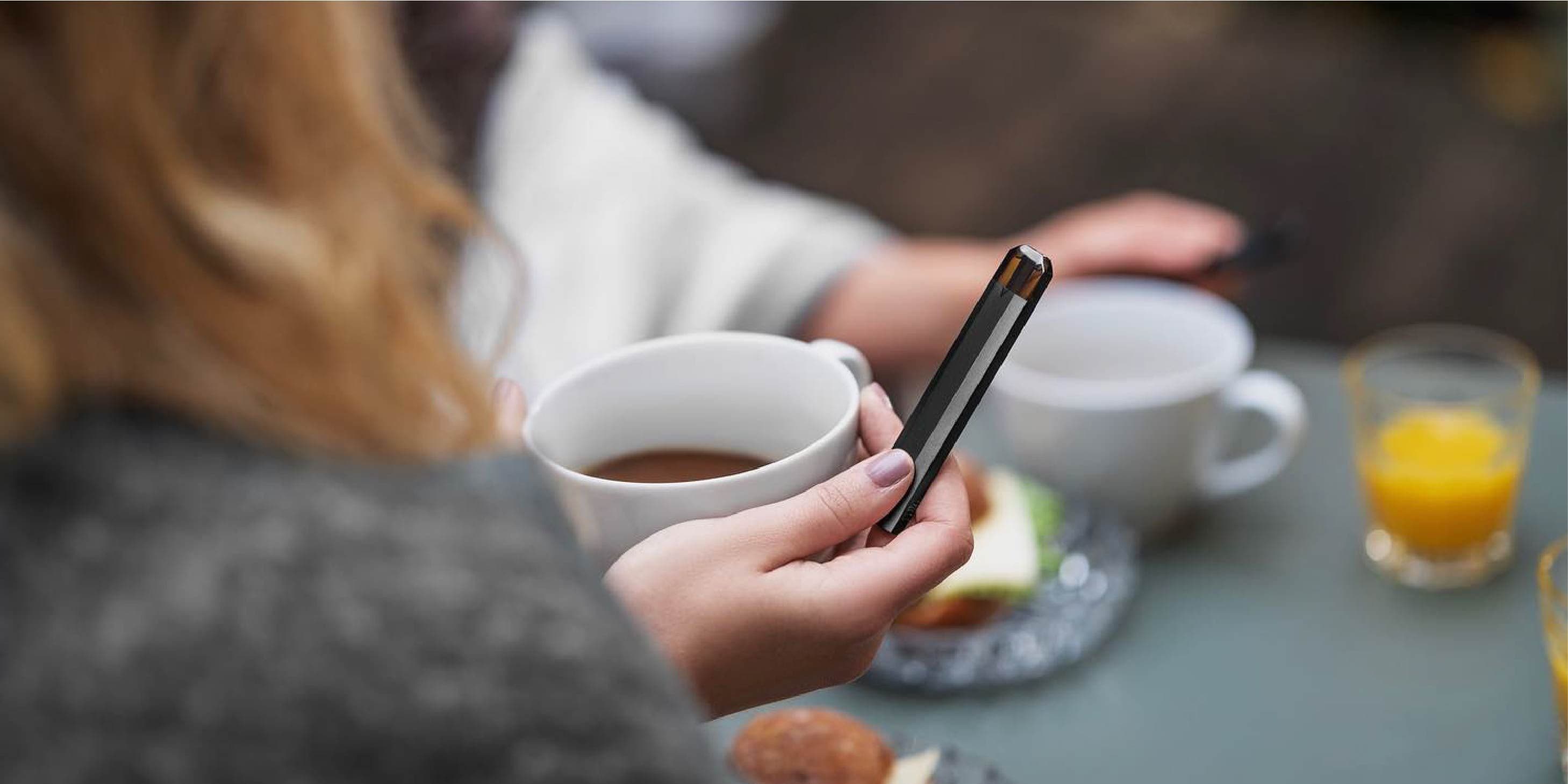 What does it mean when a disposable vape blinks?